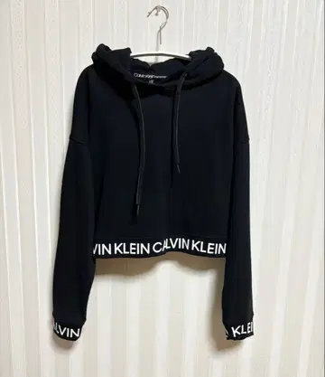 Calvin Klein Performance 크롭 후드티 블랙