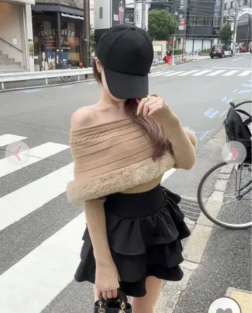 Rady 오프숄더 베이지 니트 스웨터