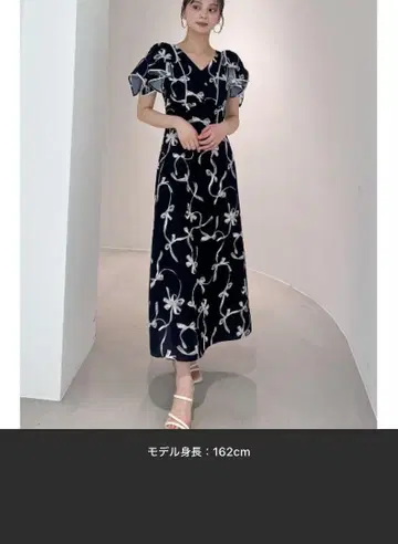 택 포함 미사용 새상품 SNIDEL 리본 모티브 원피스 네이비 스나이델