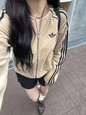 adidas 베이지 트랙 자켓
