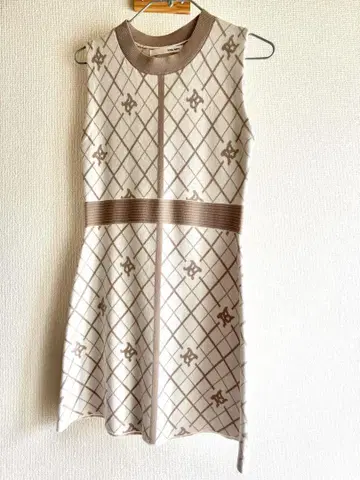 로얄 파티 기하학 패턴 슬리브리스 원피스