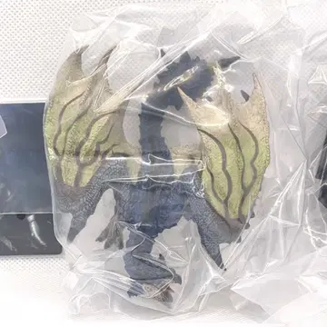 몬스터 헌터 스탠다드 모델plus 리오레우스 아종 피규어