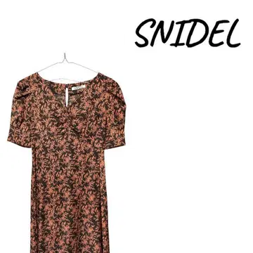 [ 새상품급 ] SNIDEL 꽃무늬 반팔 티셔츠 원피스