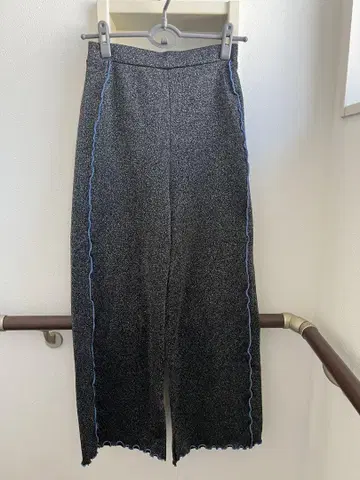 W closet 라메 팬츠