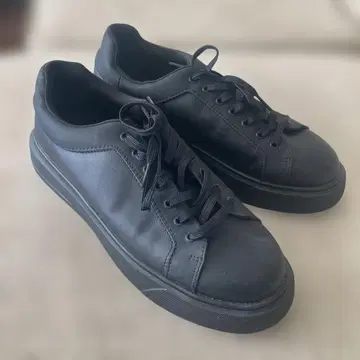 ZARA 블랙 스니커즈 27cm