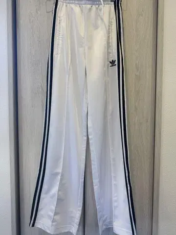 [ 시착만 한 상품 ] adidas 화이트 스트라이프 팬츠 XS 사이즈