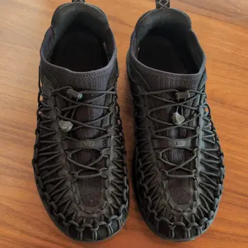 KEEN 킨 블랙 샌들 스니커즈