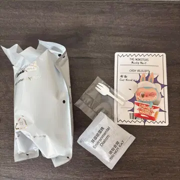 LABUBU 컵 누들 피규어