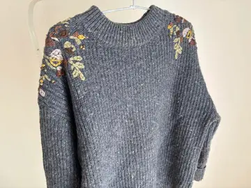 BEAMS HEART / 핸드 자수 니트