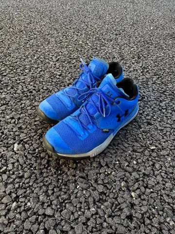 언더아머 트레일 러닝화 GORE-TEX 27.5cm