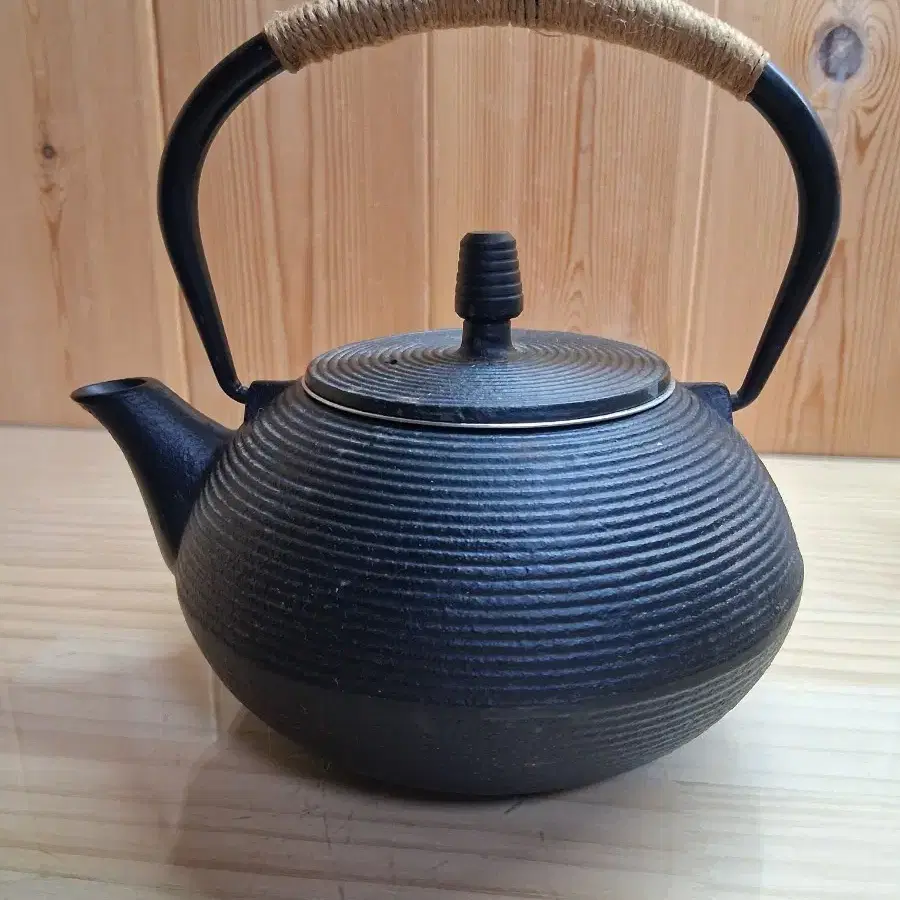 Cast iron teapot tea kettle