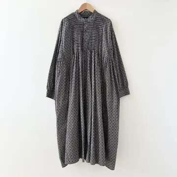 maison de soil 핀턱 원피스 블랙