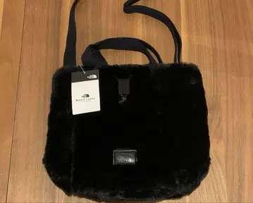 THE NORTH FACE 블랙 퍼 숄더백