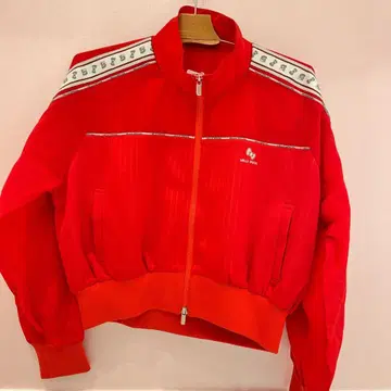 MAISON SPECIAL과 헬로키티의 콜라보레이션