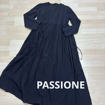 PASSIONE 파시오네 블랙 가운 원피스