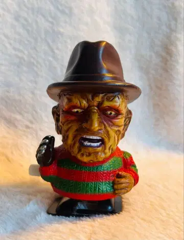 엘름가의 악몽 프레디 크루거 SD 토코토코 태엽 피규어