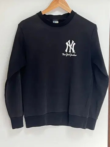 MLB 양키스 트레이닝복 맨투맨 M 사이즈 영문 블랙