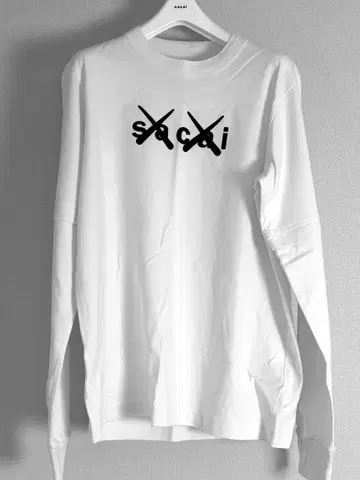 미사용 sacai 사카이 KAWS 콜라보 한정판 롱 T 화이트 사이즈 1