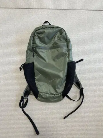 MUJI 올리브 그린 메쉬 백팩