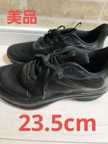 블랙 러닝화 메쉬 소재