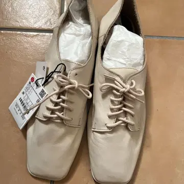 ZARA 화이트 플랫슈즈 로퍼 25cm