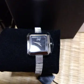 여성용 D&G 손목시계 미사용 금요일까지