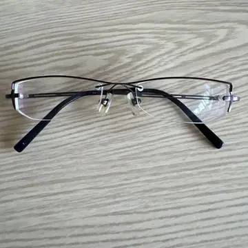 블랙 메탈 프레임 직사각형 안경