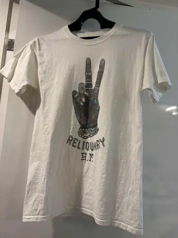 할리우드 런치마켓 피스사인 T셔츠