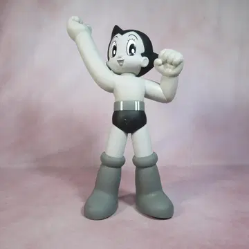 하이 그레이드 피규어 철완 아톰 흑백