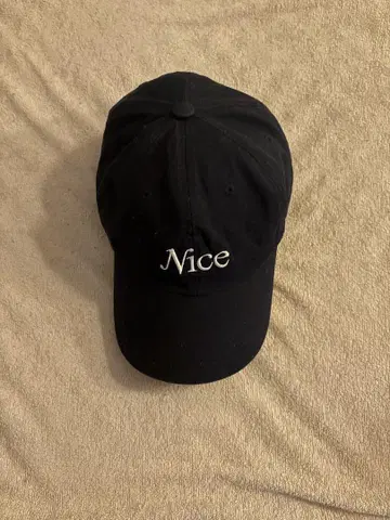 Nice weather cap NewJeans 해린 착용