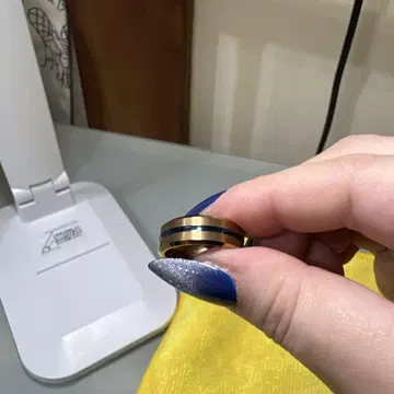 골드와 블랙 반지 약 18호