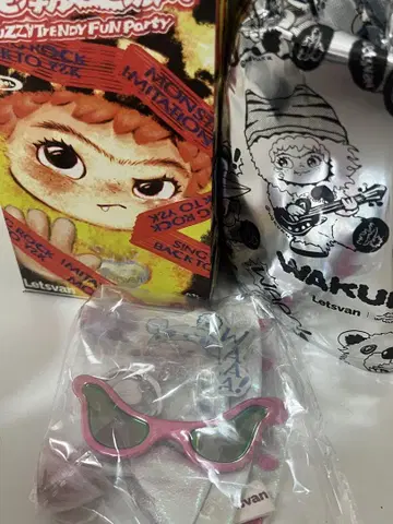 WAKUKU 와쿠쿠 FUZZY TRENDY FUN PARTY 시크릿