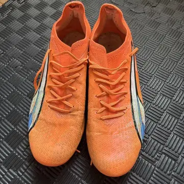 푸마 울트라 축구 스파이크
