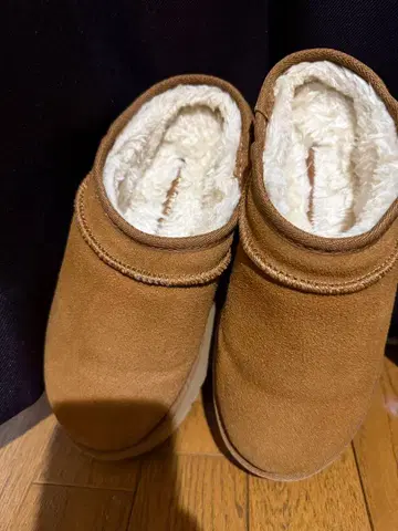 어그 부츠 M 사이즈 카멜 숏 통굽