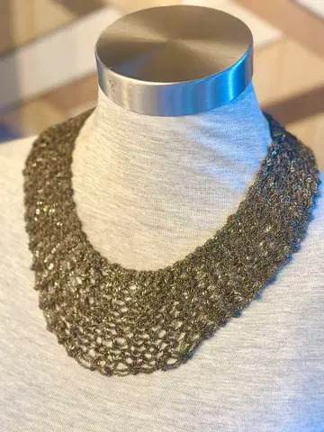 레이스 뜨개질 목걸이