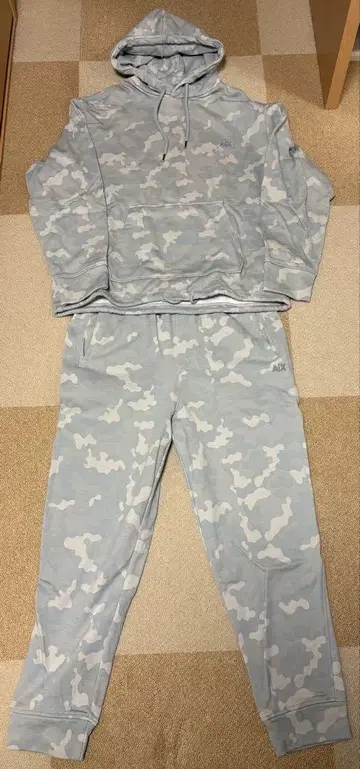 가격 인하 불가 Armani Exchange 후드티 셋업