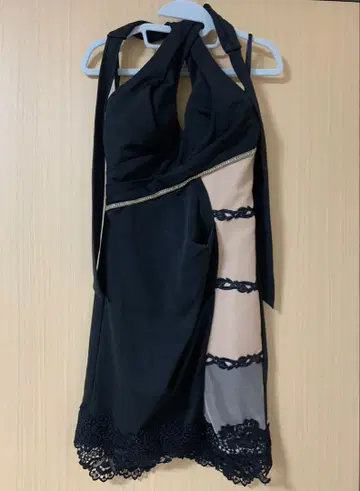 JEWELS 블랙 하루타 넥 드레스 M