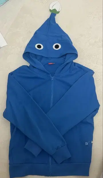 파랑 피크민 후드티