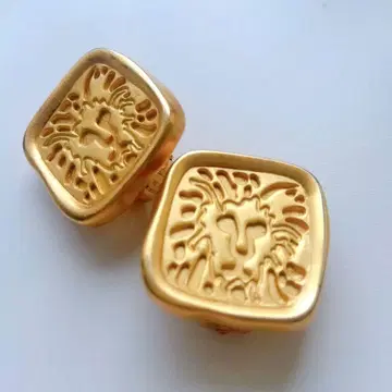 [ 빈티지 ] 앤클라인 라이온 플레이트 귀찌 골드 #290