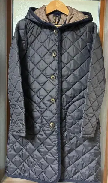 [ LAVENHAM 라벤햄 ] 새상품급 퀼팅 코트 네이비