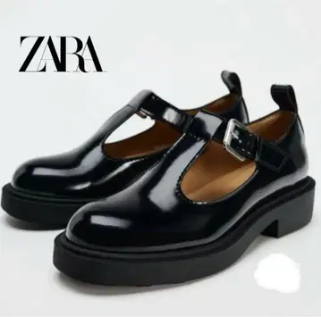 ZARA 블랙 T스트랩 로퍼