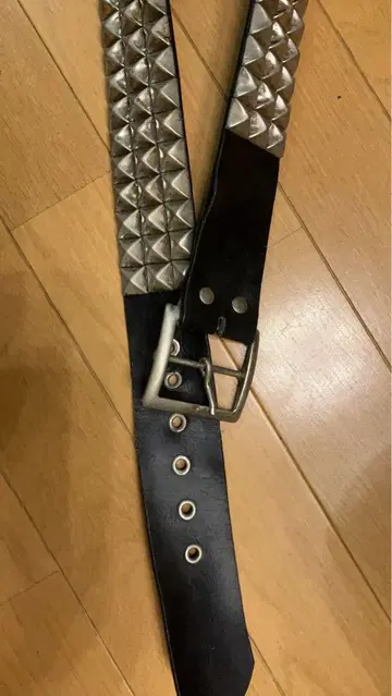 스터드 장식 가죽 벨트 112cm