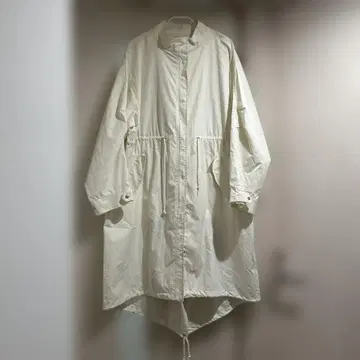 BEAMS HEART 아이보리 모즈 코트