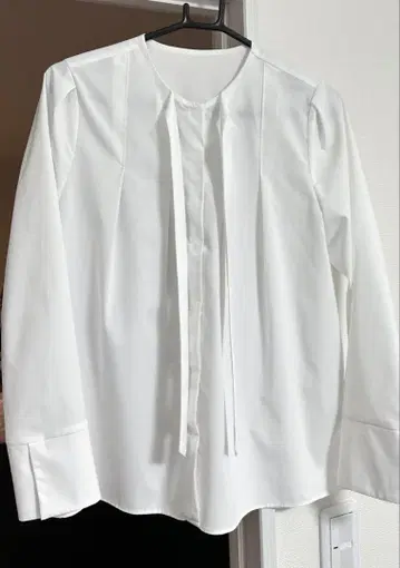 Tomorrowland 셔츠 노카라 타이칼라 보타이 화이트셔츠