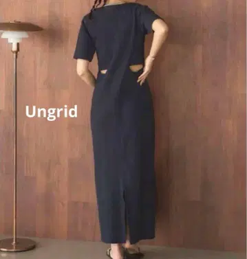 Ungrid 하프 슬리브 컷 원피스
