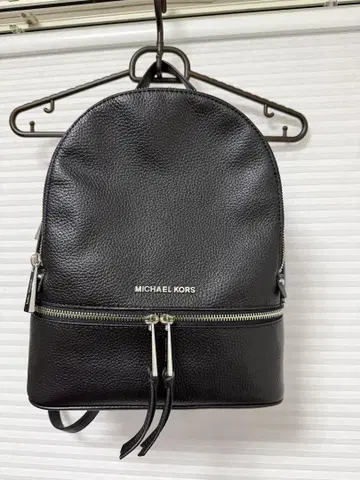 MICHAEL KORS 블랙 백팩