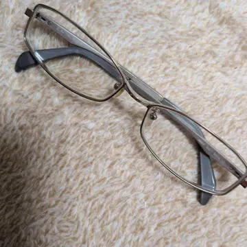 Ray-Ban 티타늄 안경 프레임만 RB8597