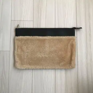 [ 새상품급 ] ANNAK 무스탕 클러치백