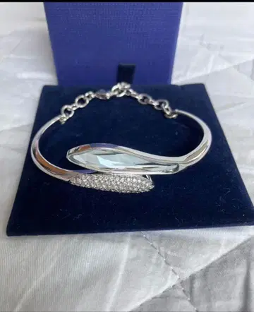 SWAROVSKI 스와로브스키 뱅글 팔찌