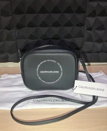 택 있음 미사용 새상품 캘빈클라인 숄더백